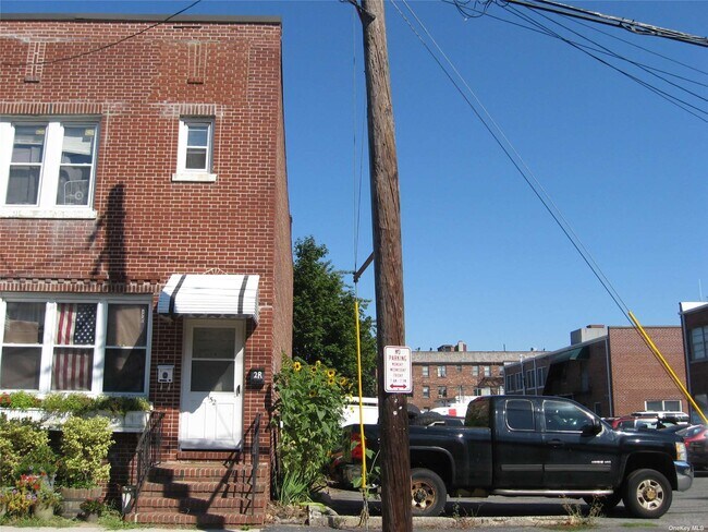 Foto del edificio - 152 Garfield Ave