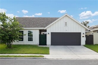 Building Photo - 2416 Sonador Trail