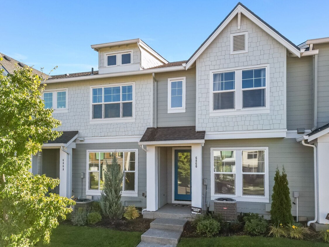 Beautiful 3 bed, 3 bath rental home in Reed's Crossing Neighborhood! - Beautiful Newer Build 3 Bed 2.5 Bath Reed'...