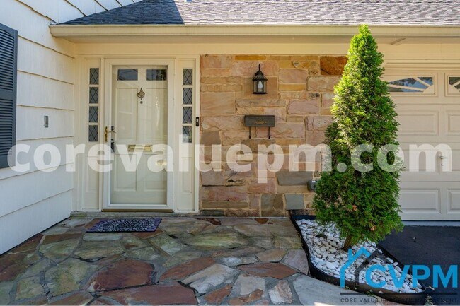 Building Photo - 1715 Tarleton Way