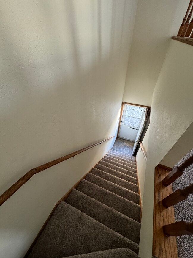 Upstairs unit w/ attached garage - 287 Orrin St