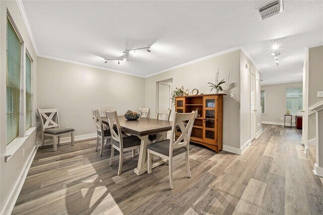 Foto del edificio - 6202 Spruce Bough Ct