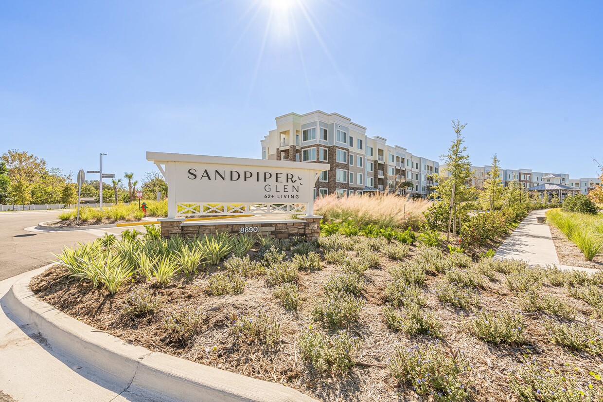 Foto principal - Sandpiper Glen 62+ Apartments