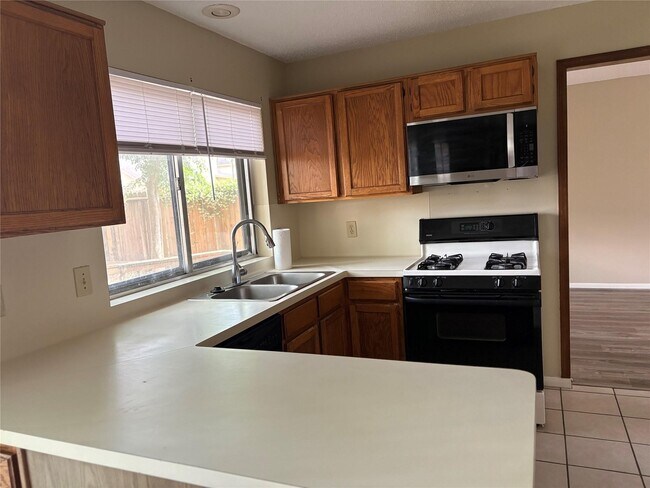 Foto del edificio - 3310 Mulberry Hill Ln