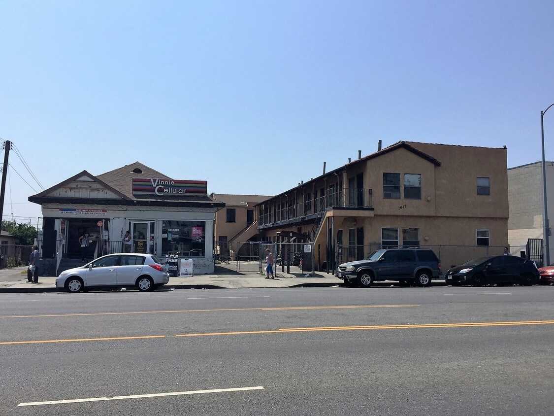 Foto principal - 1617 S Hoover St