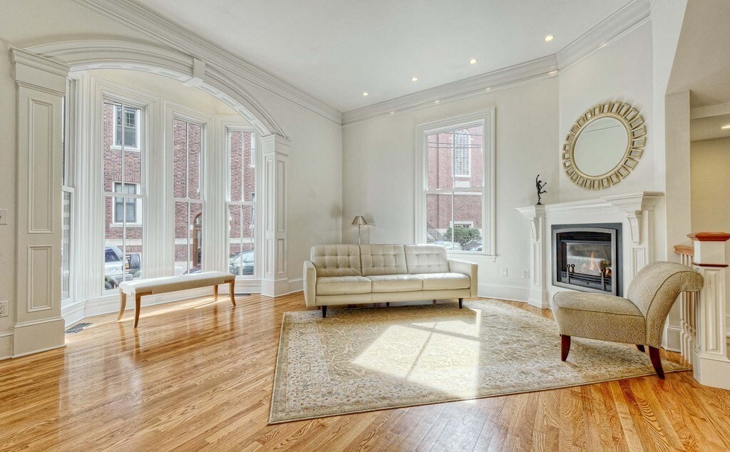 Primary Photo - 46 Follen St