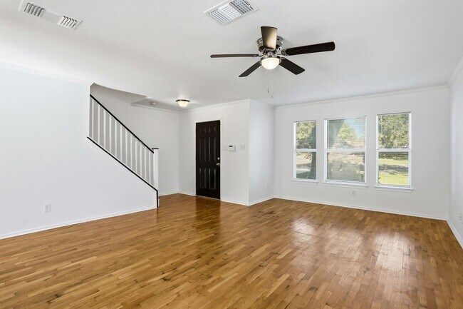 Building Photo - 522 Ashley