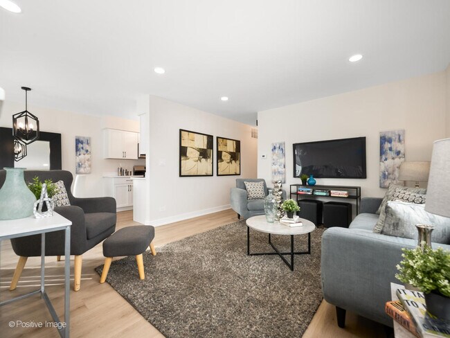 Building Photo - 823 Cambridge Pl