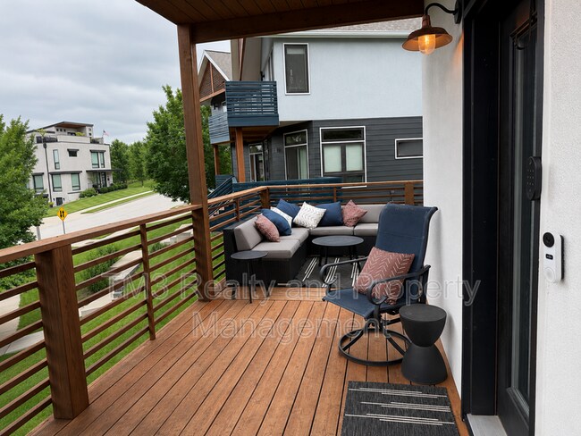 Foto del edificio - 2436 Forest Ave