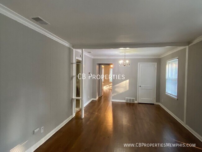 Building Photo - 4 Bedroom located in a quiet area near the...