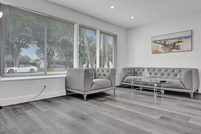 Foto del edificio - 2114 N 42nd Ave