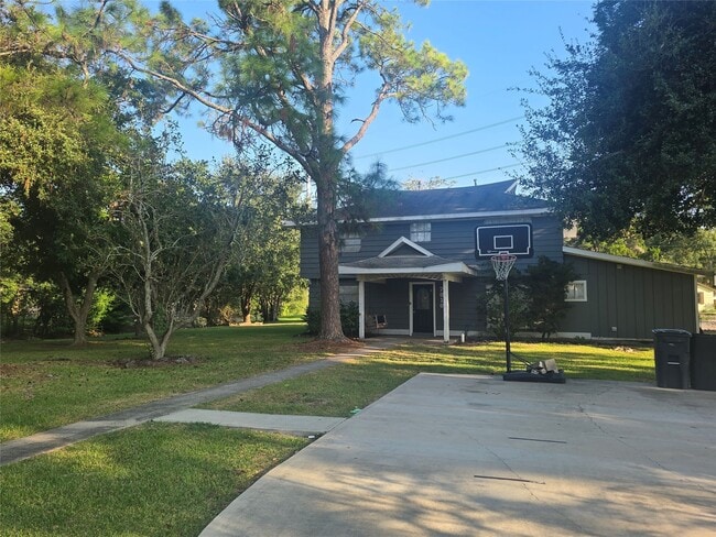 Building Photo - 7810 Oakridge Dr