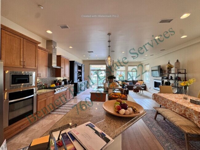 Foto del edificio - 4527 Cove Dr