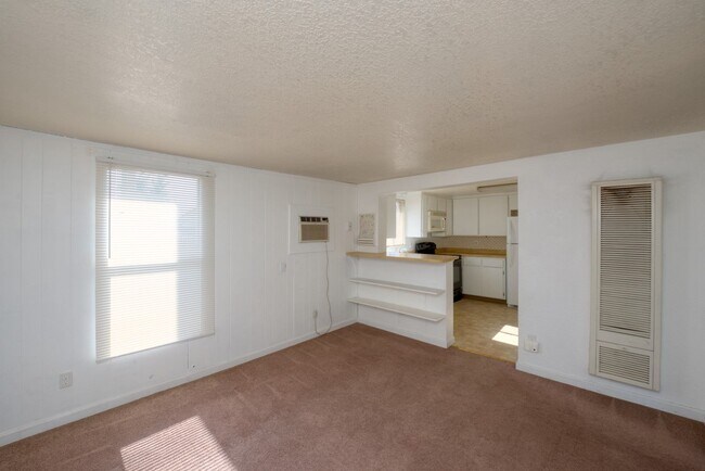 Building Photo - quaint 2 bedroom home close to school