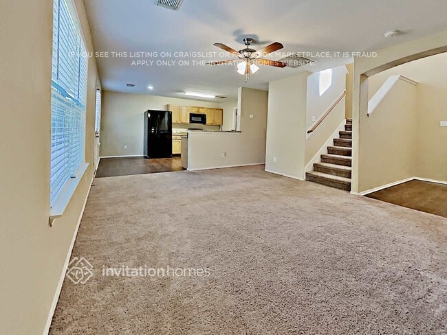 Foto del edificio - 9211 Shaded Pines Dr