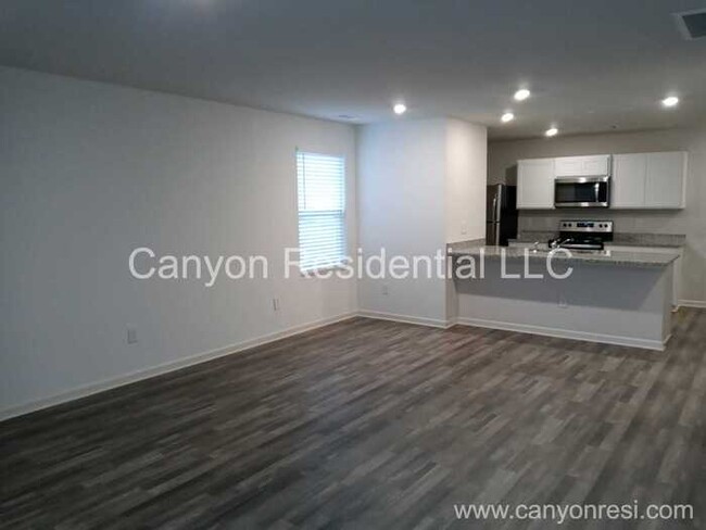 Foto del edificio - BRAND NEW single family house!3bedrooms, 3...