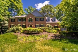 Building Photo - 16 Cliffview Ct