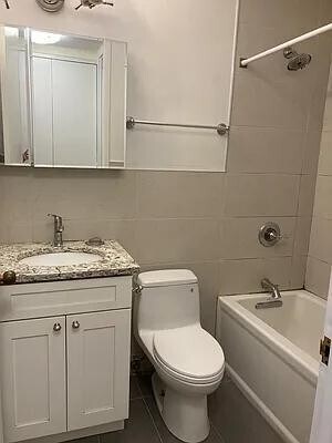 Foto principal - 350 W 50th St