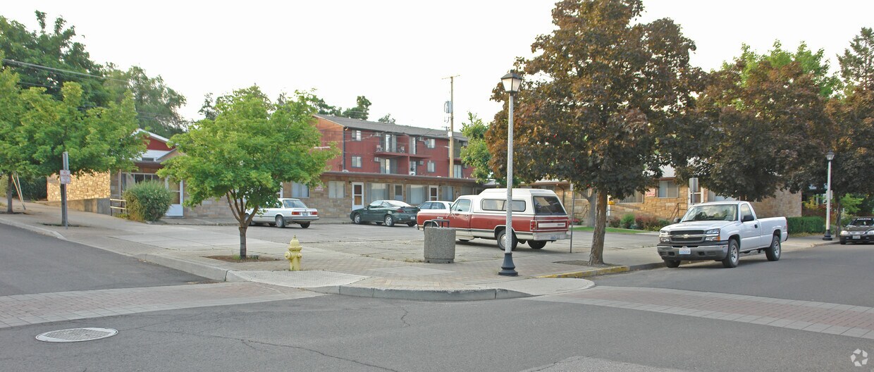 Primary Photo - 506 2nd St