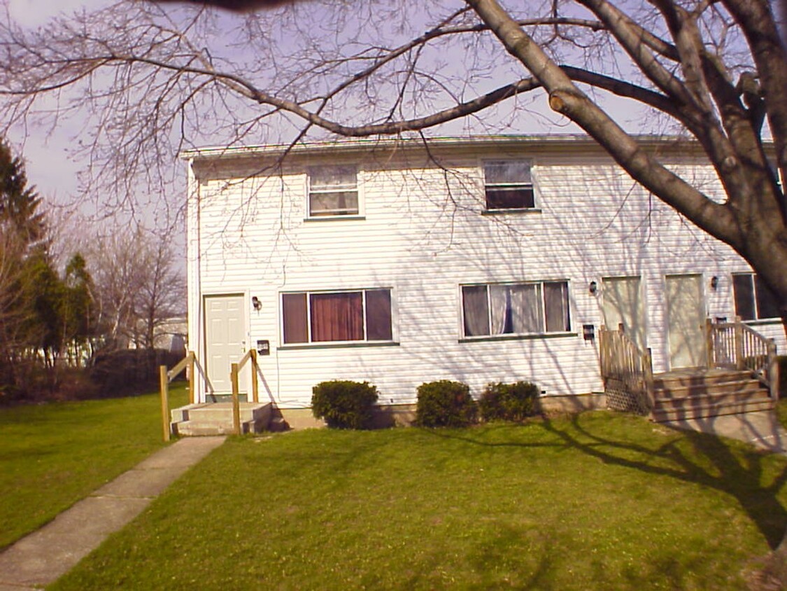 Building Photo - Baird St.