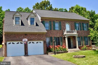 Building Photo - 3713 Stonewall Manor Dr