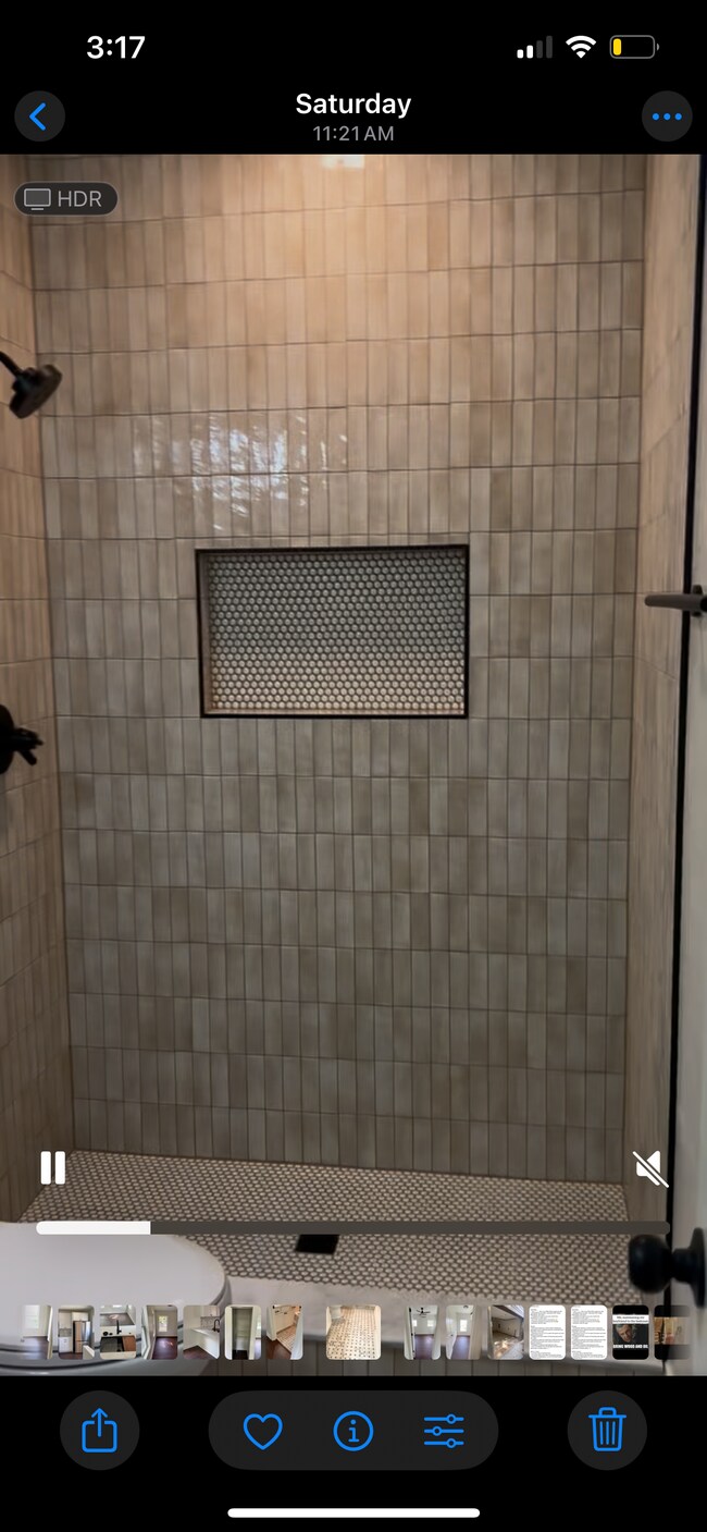 Fully tiled walk in shower - 2133 Napoleon St