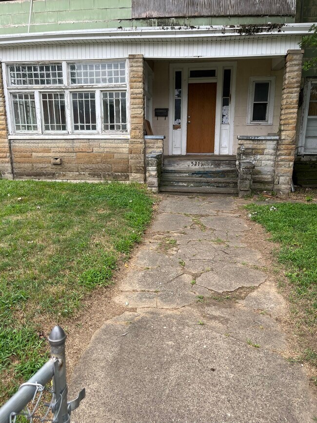 Building Photo - 521 3rd St