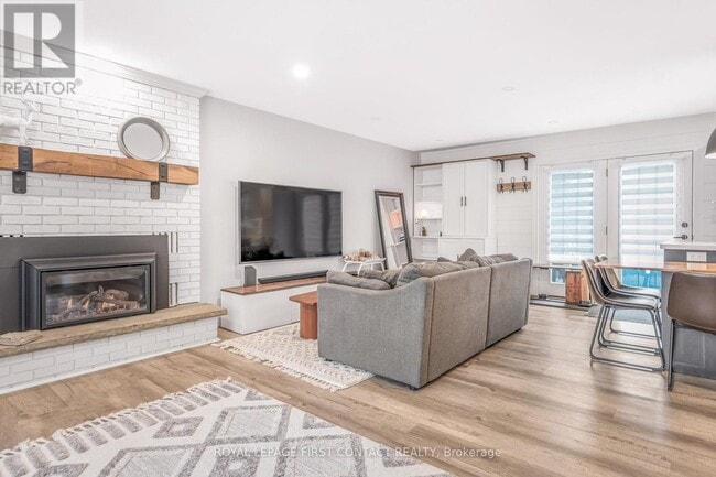 Building Photo - 155 Napier St