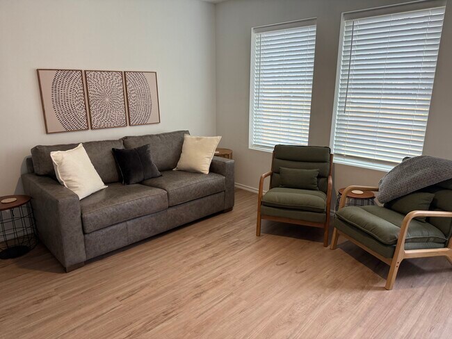 Foto del edificio - 1919 Wolford Wy