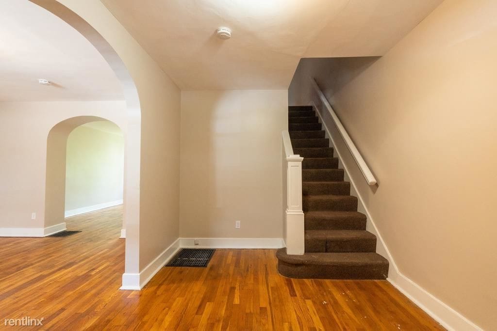 Primary Photo - 4 br, 1 bath Townhome - 206 Gilliland Ave