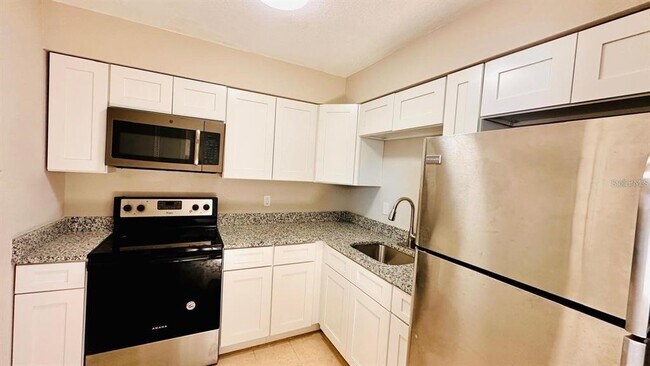 Foto del edificio - 390 W Haines Blvd