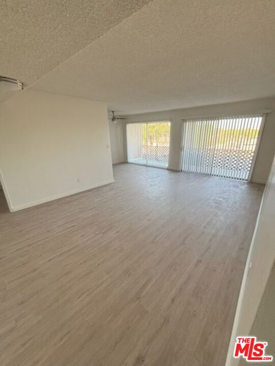 Foto del edificio - 10200 De Soto Ave