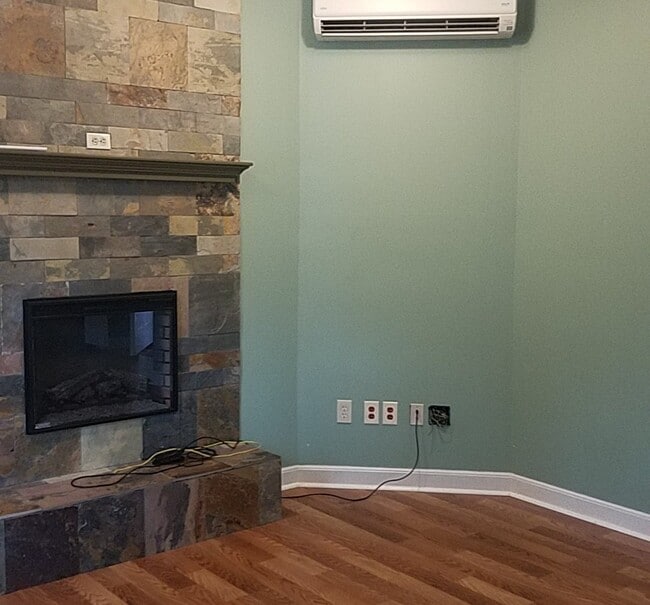 Foto del edificio - 15309 Parker Rd