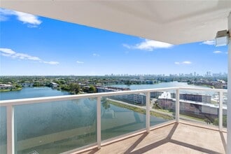 Building Photo - 1351 NE Miami Gardens Dr