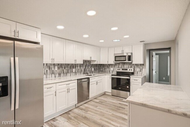 Foto del edificio - 2 br, 2 bath House - 1125 Michigan Dr N UNIT