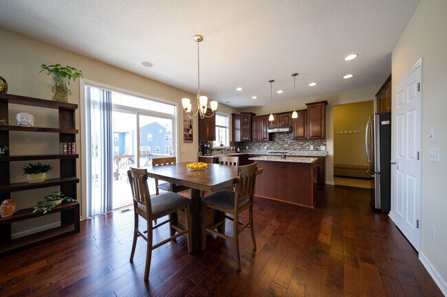 Foto del edificio - 15755 Evergreen Ave