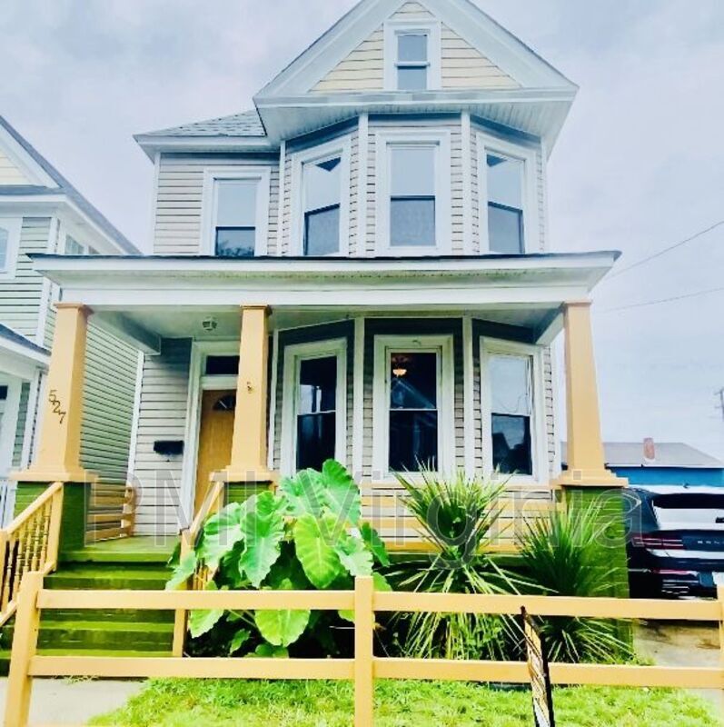 Primary Photo - 527 W 26th St
