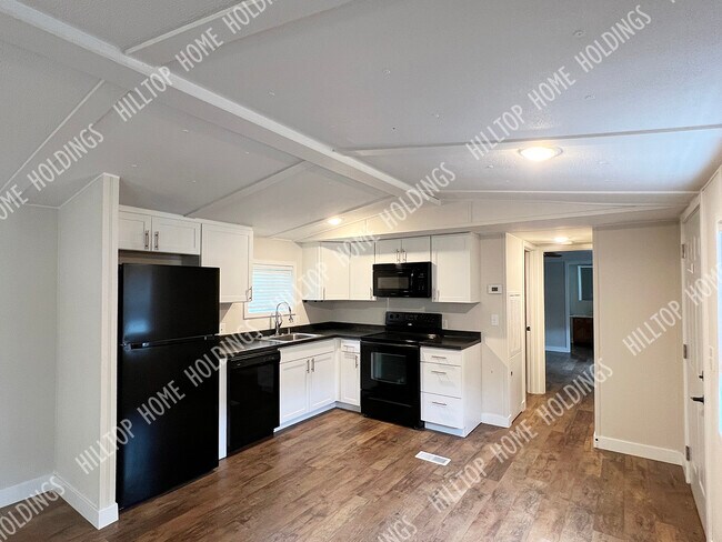Building Photo - 58 Hilltop Rd