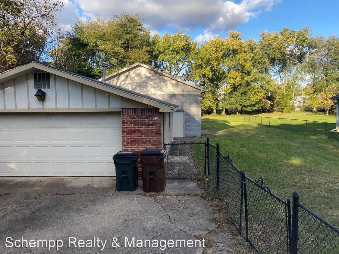 Primary Photo - 3 br, 1 bath House - 411 Leyton Avenue