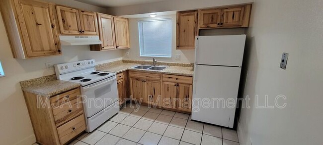 Building Photo - 655 S 1000 W