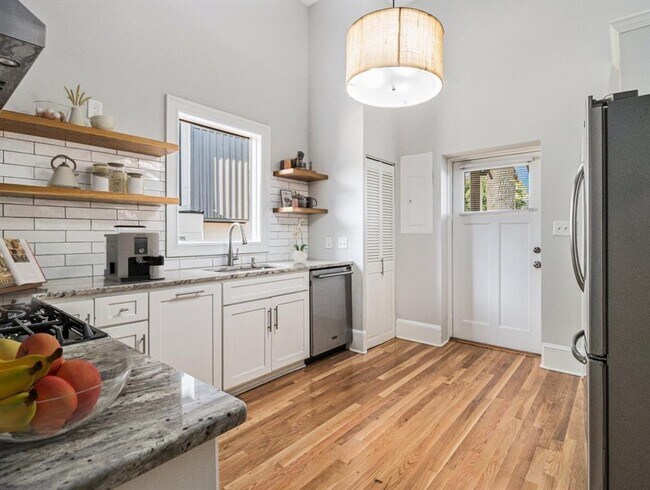 Foto del edificio - 74 Boulevard SE