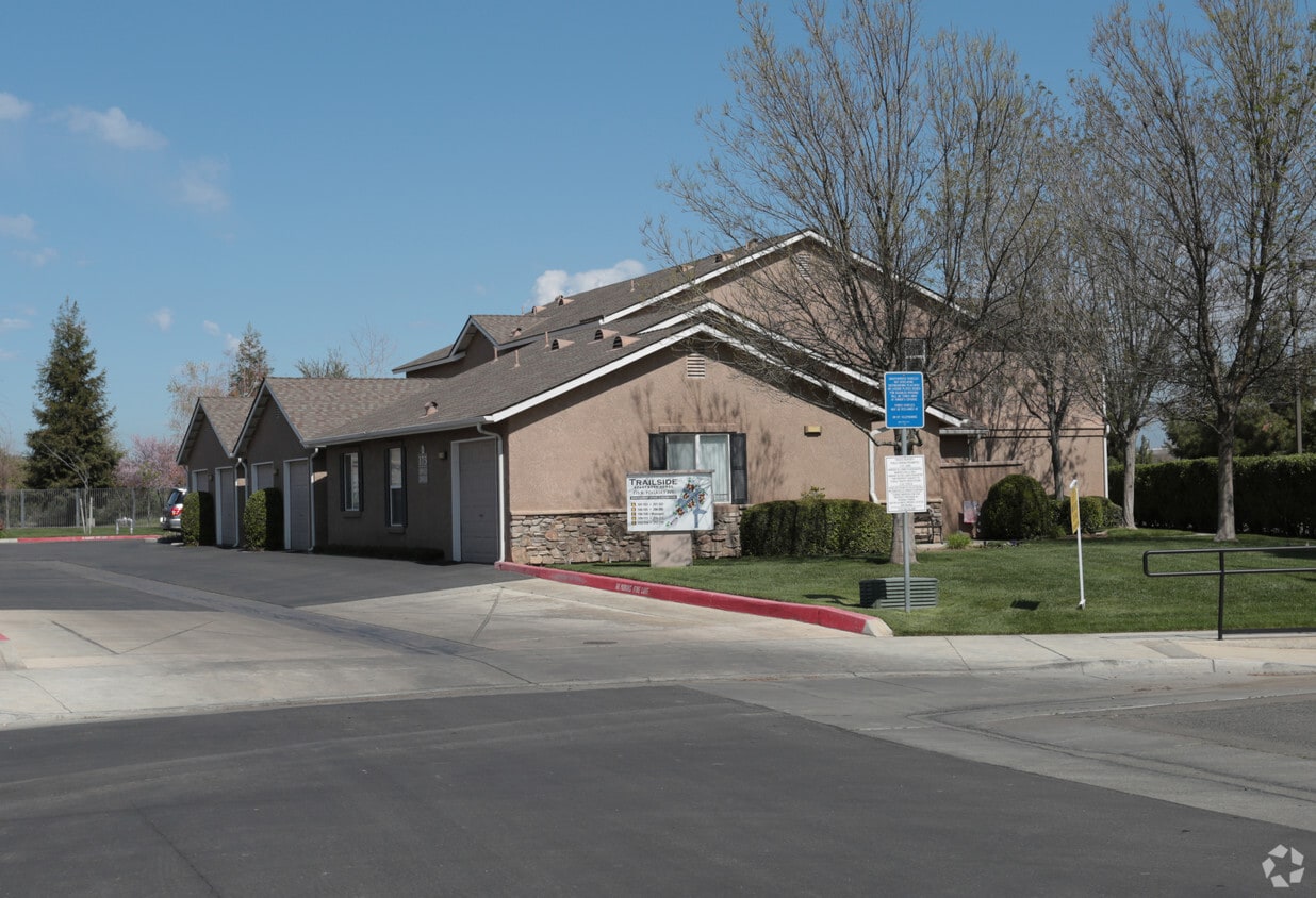Trailside Apartment Homes - Trailside Apartments
