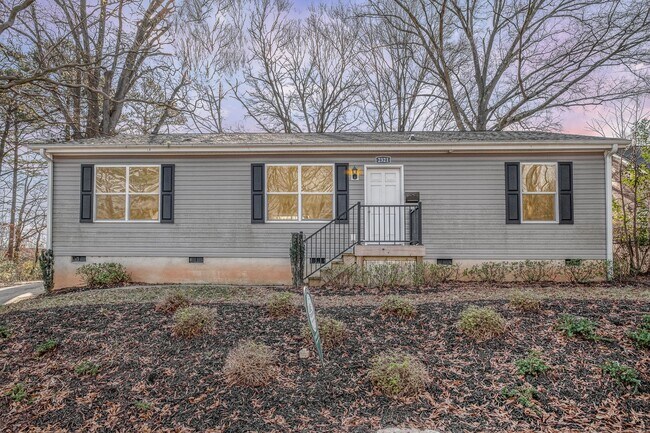 Building Photo - Available to Show