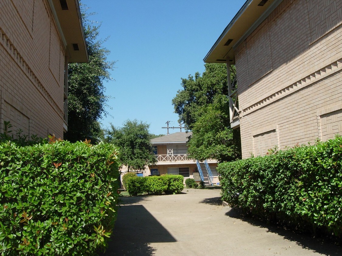 Foto del edificio - Oak Grove Apartments