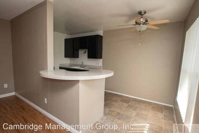 Building Photo - 1351 Pacific Beach Dr