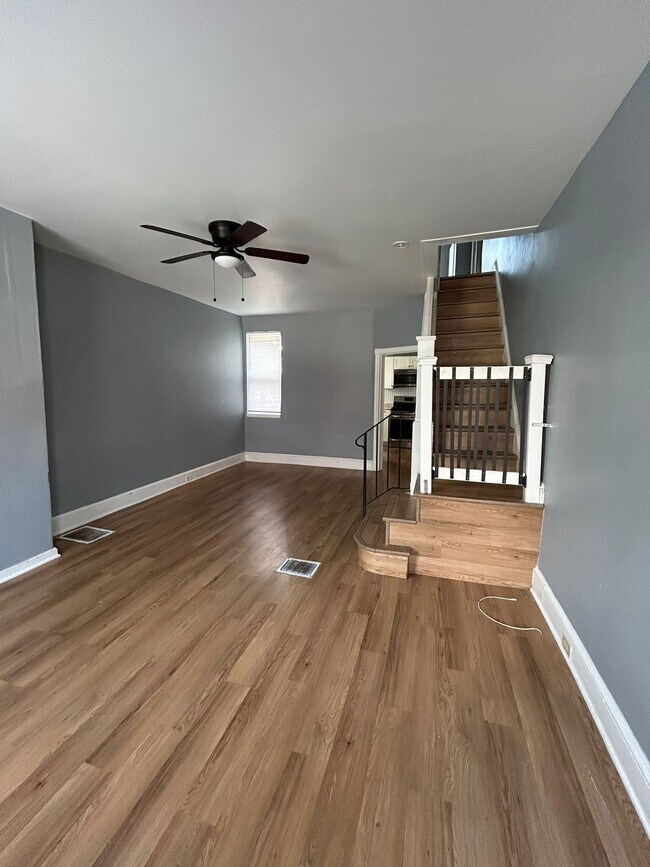 Foto del edificio - 2817 N Stillman St