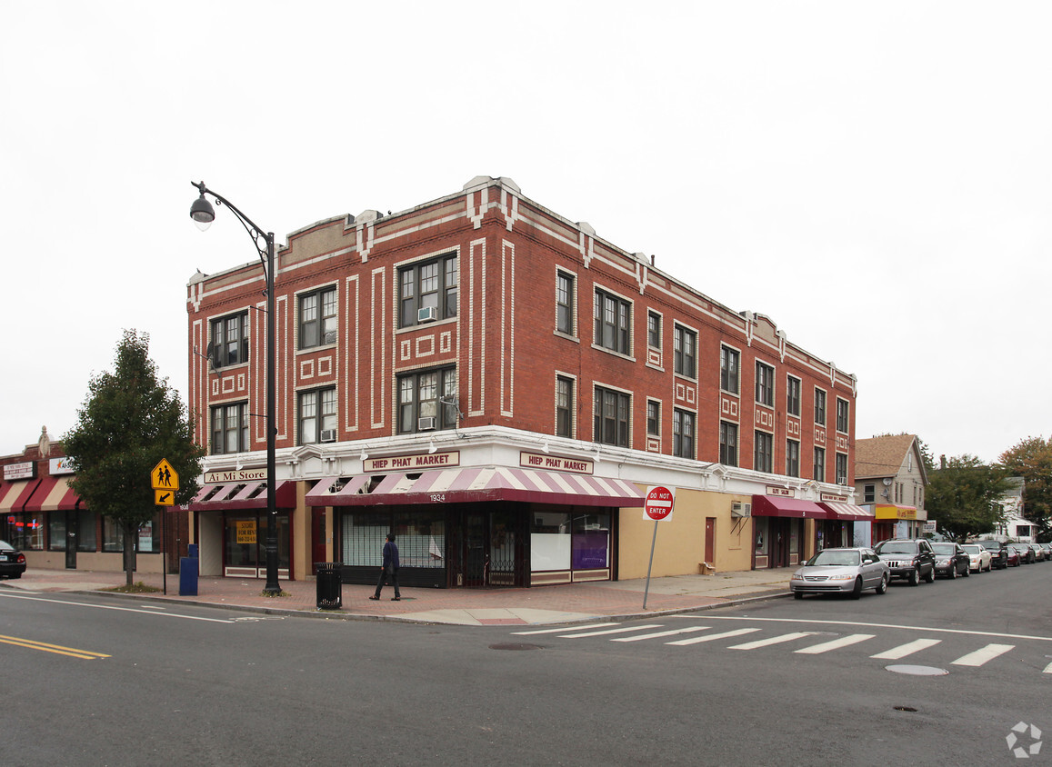 Primary Photo - 1932-1938 Park St