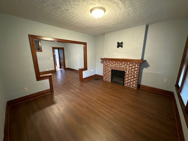 Foto del edificio - 178 E Tompkins St