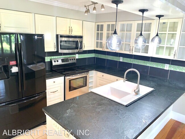 Building Photo - 2 br, 1 bath House - 352 SWEETGUM DRIVE