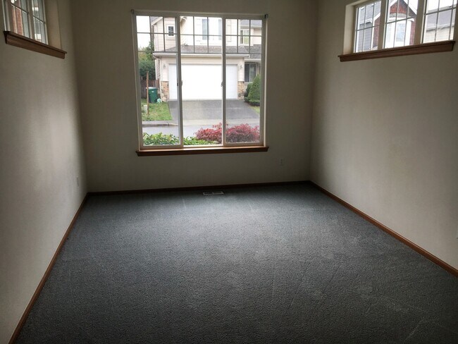 Building Photo - 3 Bedroom Home in Renton Highlands close t...
